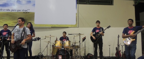 Wesley Simon e Ministério de Louvor fecharam o segundo dia do CONJUFE